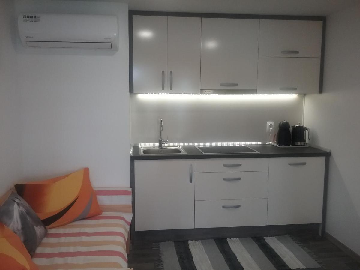 Mobile Home Tina Тисно Экстерьер фото